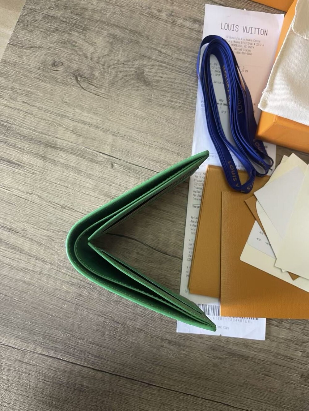 Louis Vuitton Green Slender Wallet - Picture 6 of 7